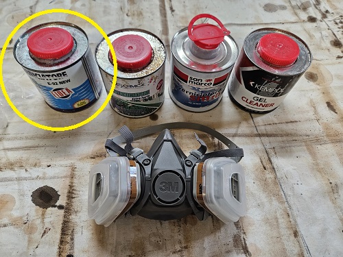 Lo sverniciatore e la maschera con filtri.