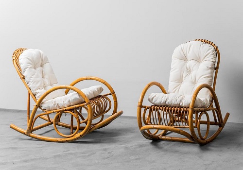 Sedia a dondolo vintage.